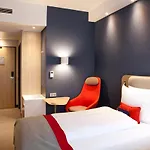 Express - By Ihg