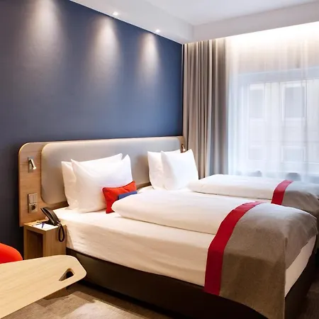 Express - By Ihg Hotel 3*