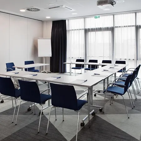 Express - By Ihg Hotel 3*