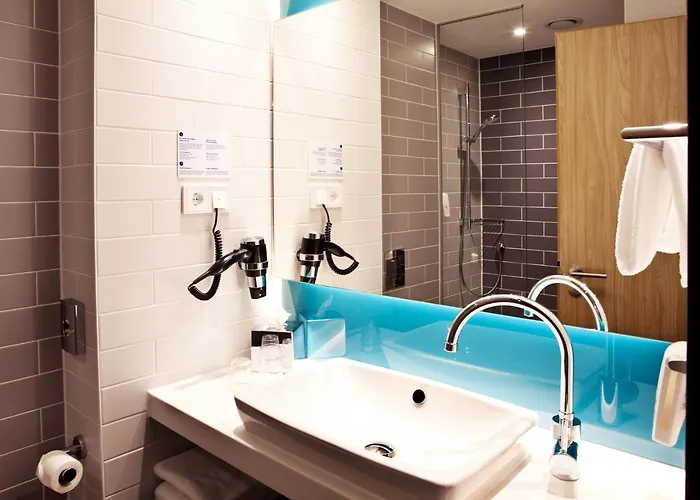 Express - By Ihg Hotel 3*