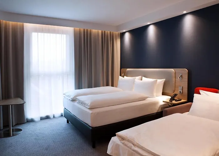 Express - By Ihg 3* دارمشتاد