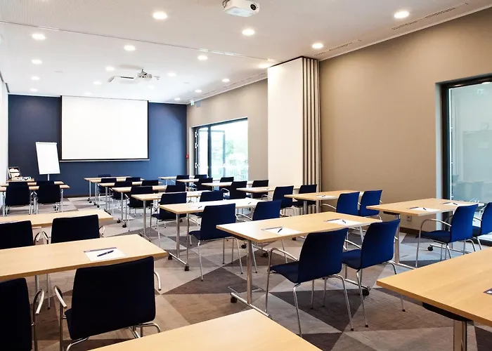 Express - By Ihg فندق دارمشتاد