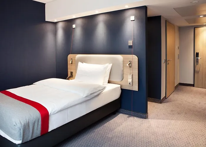 فندق Express - By Ihg