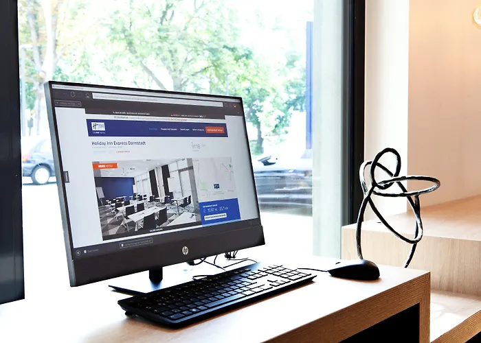 Express - By Ihg Hotel 3*