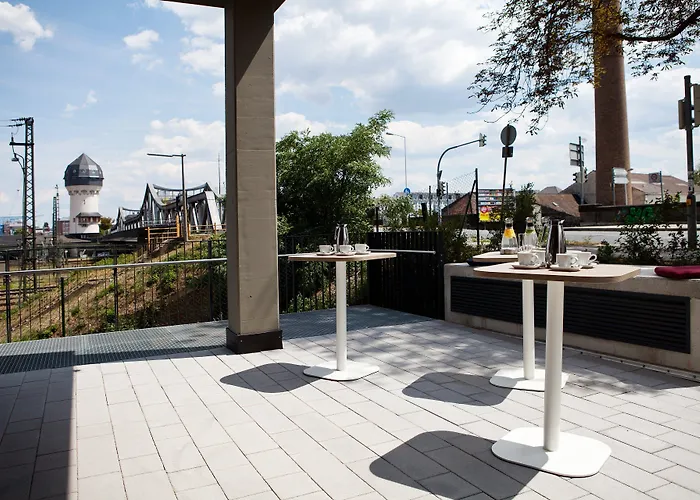 Express - By Ihg دارمشتاد