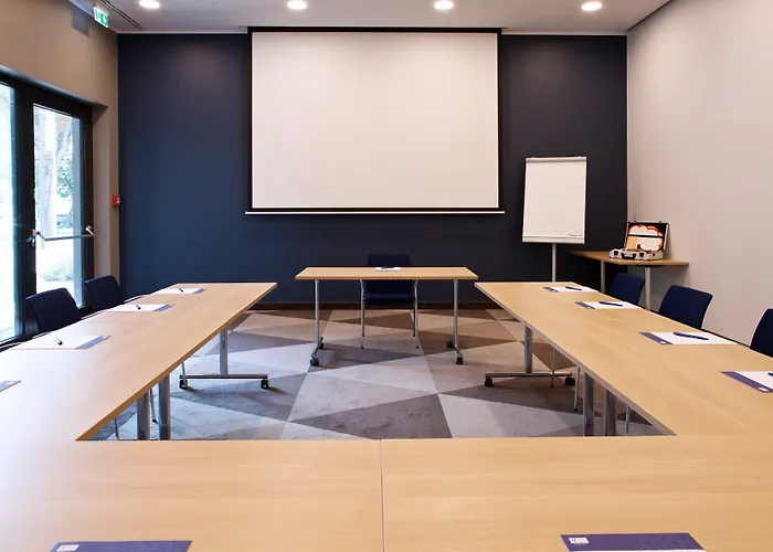 Express - By Ihg فندق