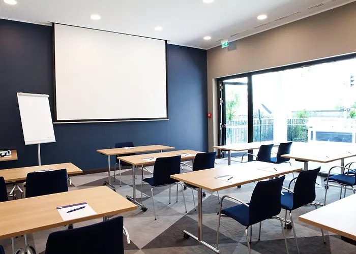 فندق Express - By Ihg