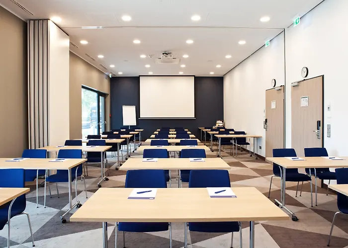 Express - By Ihg فندق