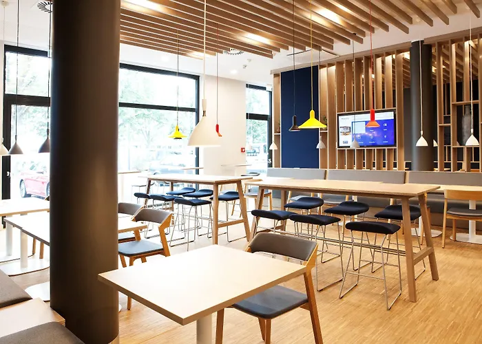 فندق Express - By Ihg 3*