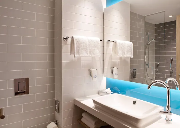 فندق Express - By Ihg 3*